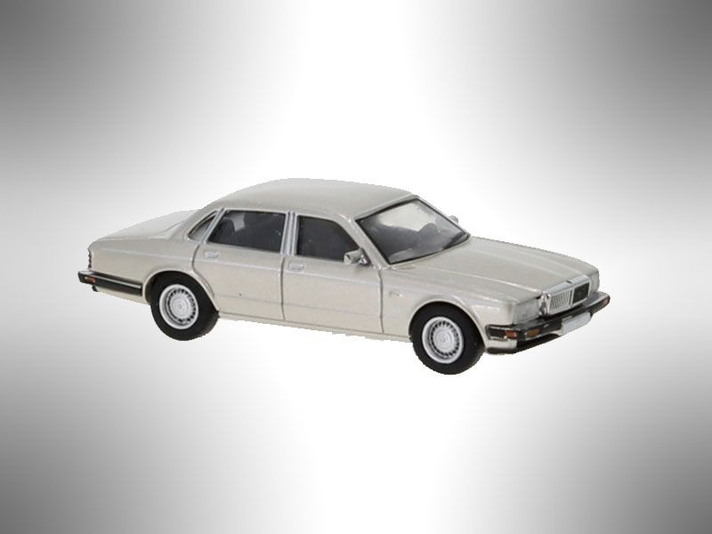 Jaguar XJ 40, metallic-beige, 1986